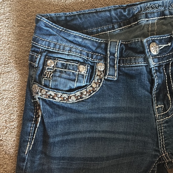 Low wasted signature boot cut Miss Me’s. 27” waist, 32” inseam. - Picture 4 of 5